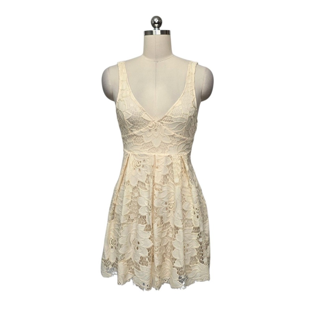 Free People Cream Floral Lace V-Neck Mini Dress Sleeveless Fit & Flare Size 0